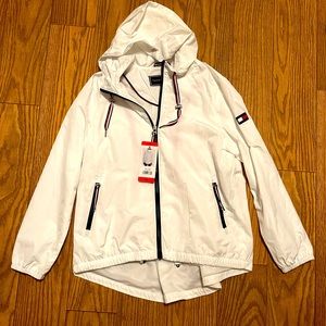 🌟BRAND NEW, never worn🌟 White Tommy Hilfiger light weight rain jacket.